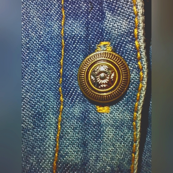 STUDIO WEST BLUE JEAN VEST  MEDIUM WASH, WOMEN'S/MISSES SIZE L FLORAL EMBROIDERY - Picture 6 of 8